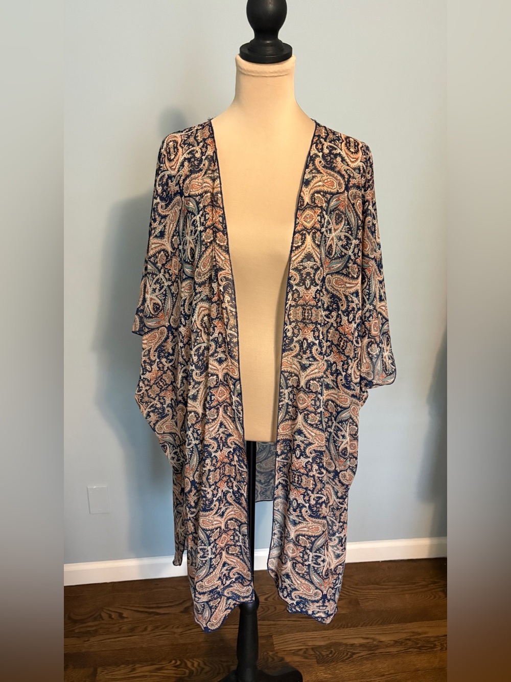 Lightweight Navy & Beige Paisley Kimono Jacket